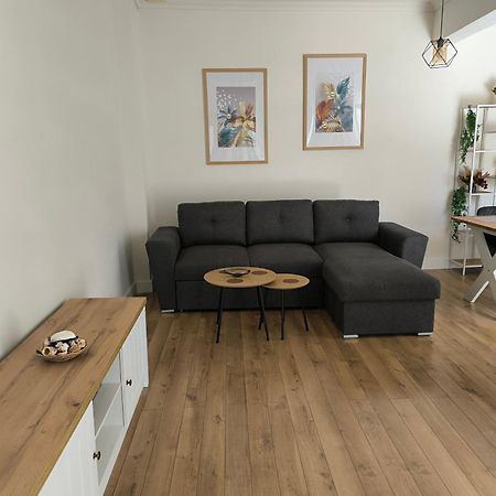 Port View, Veranda, 80 Sqm, Spacious Place For 6 Thessaloniki Exterior photo